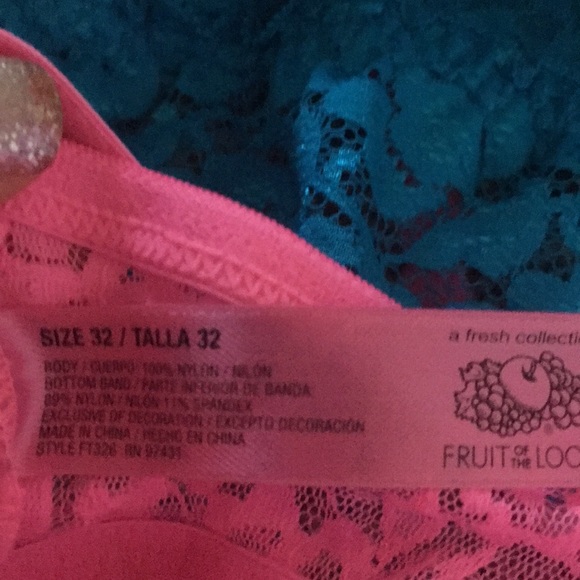 NWOT 3 pack Fruit of the loom lace bralettes 32 - Picture 3 of 4